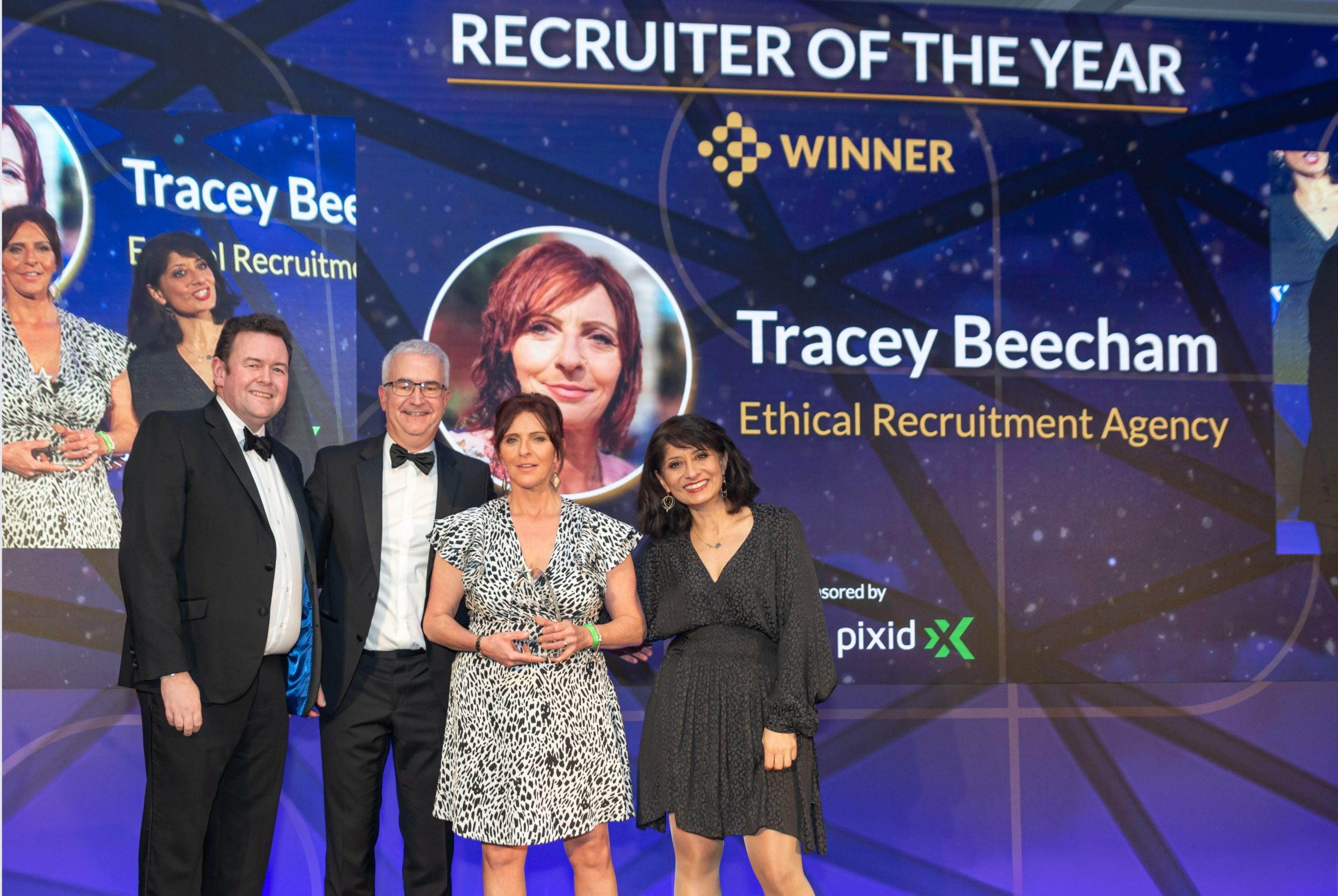 Étienne Colella presenting the 'Recruiter of the Year' Award to Tracey Beecham